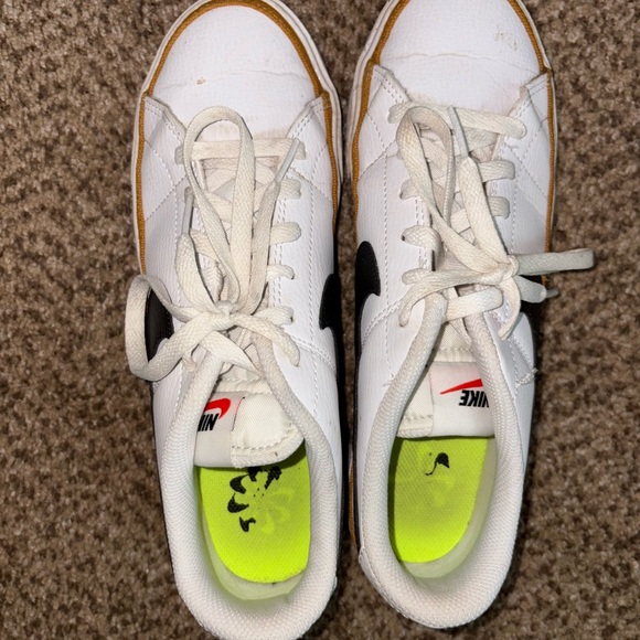 Nike White and Black Sneakers with Neon Accents - Picture 1 of 2